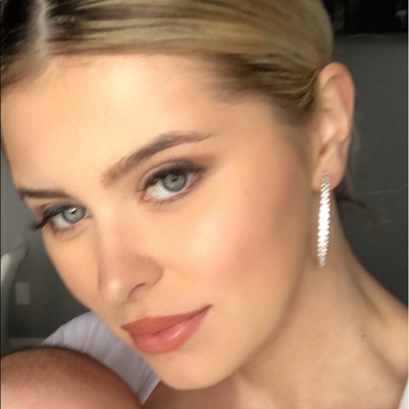 Meet your Posher, Ermina - Picture 1 of 1